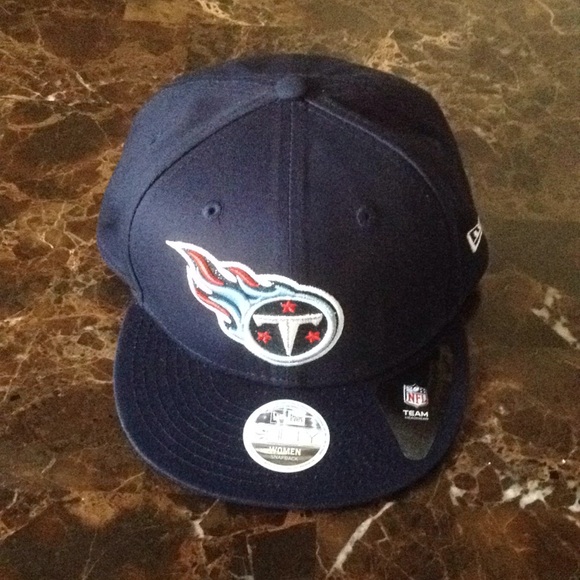 SOLD! BRAND NEW! Woman's New Era Titans Cap! - Picture 3 of 8